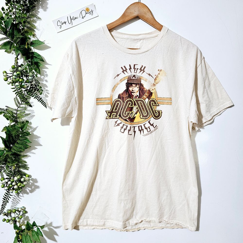 AC/DC High Voltage Angus Young Rock Band Mens Tshirt Sz M - Ts288.6‎
